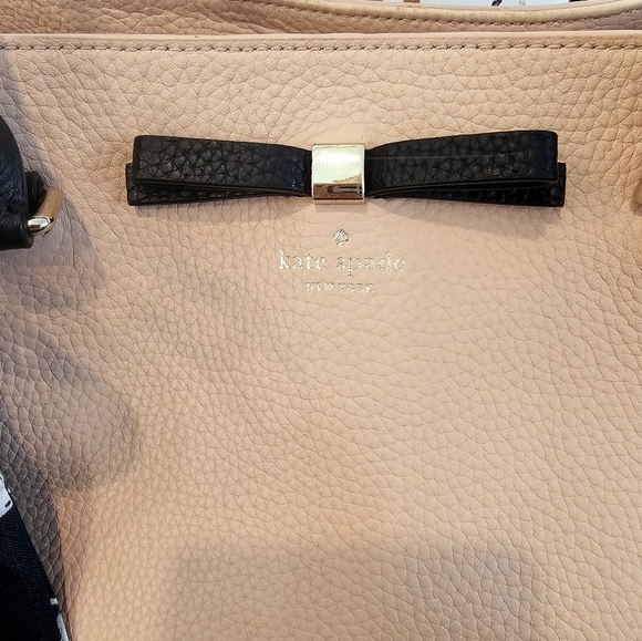 Kate Spade Elegant Pink Handbag with Scarf Accent - Picture 6 of 10